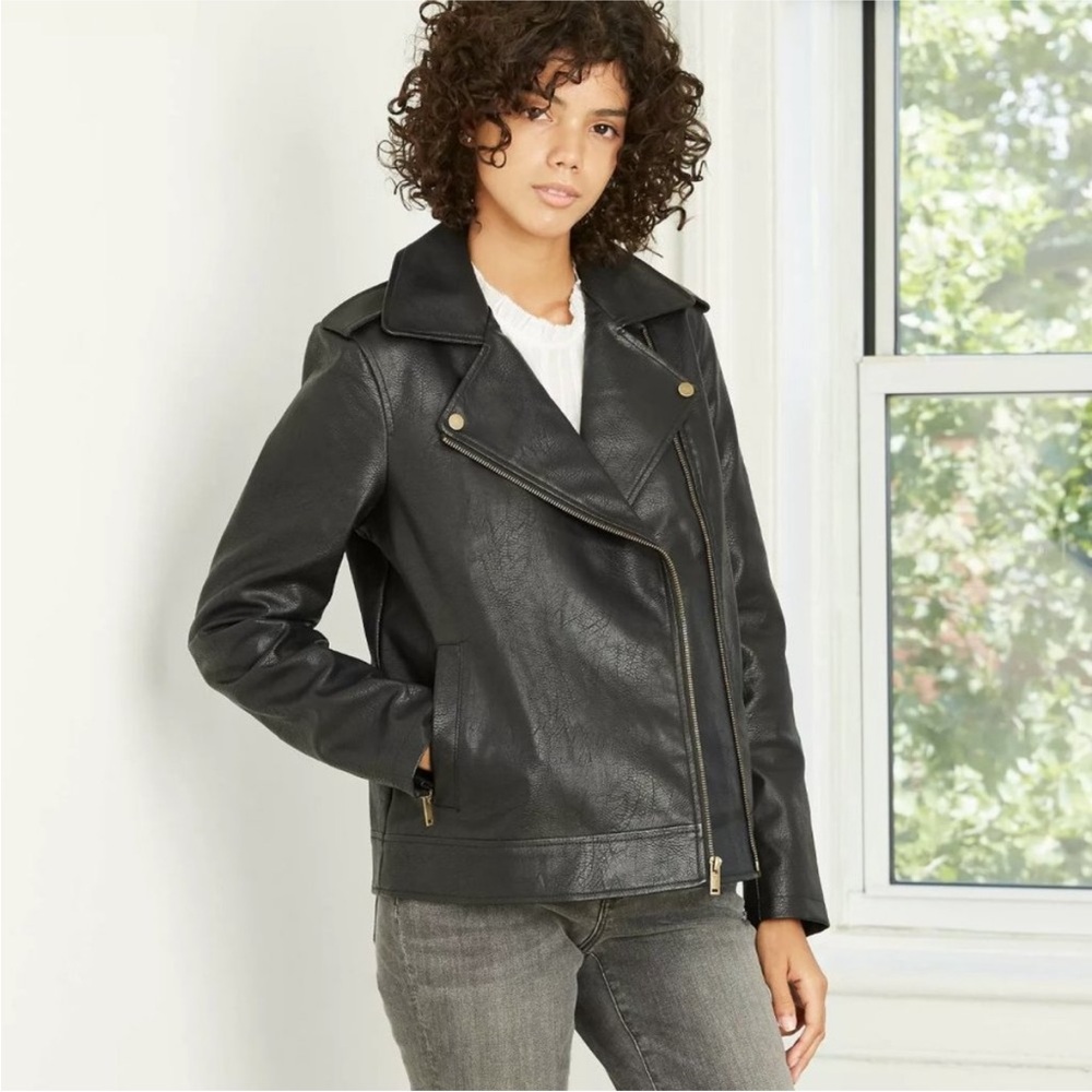 Universal Threads Size Medium Women's Black Faux Leather Moto Jacket